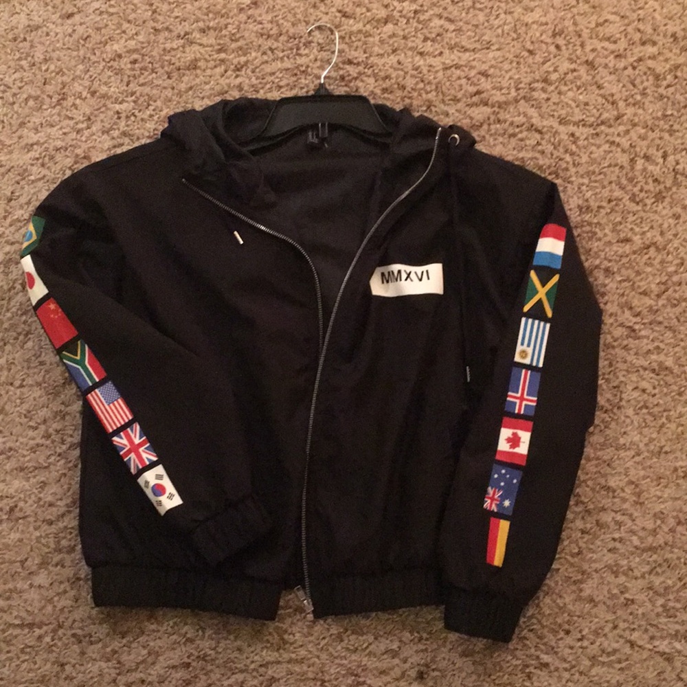 cute forever 21 windbreaker🖤